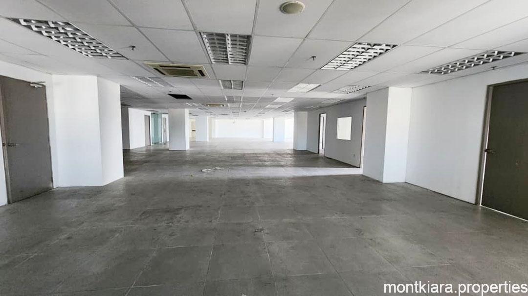 Size 4,950 sqft