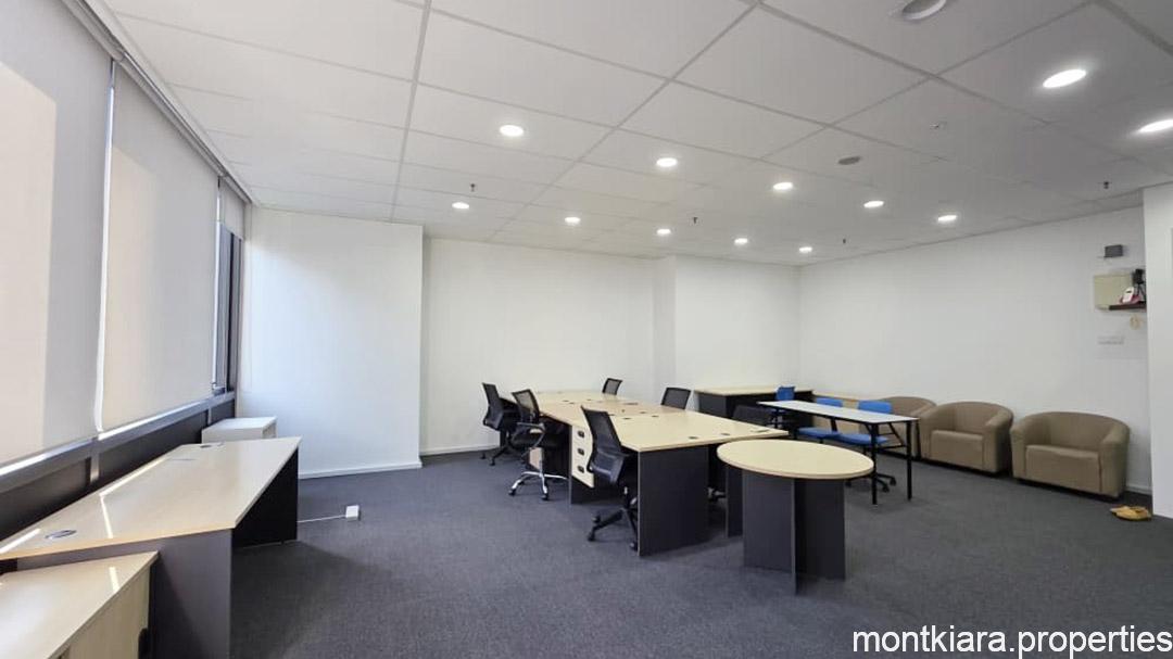 Size 660 sqft